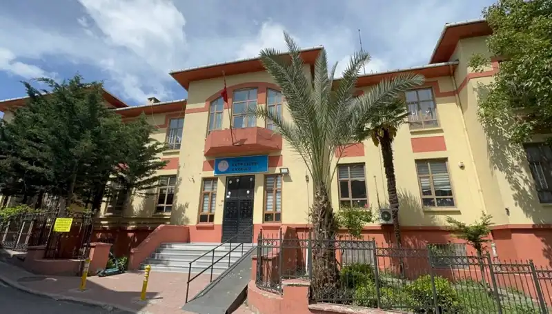 Depremzedelere Müjde! Riskli Okullar Boşaltıldı, Yenilenme Başlıyor