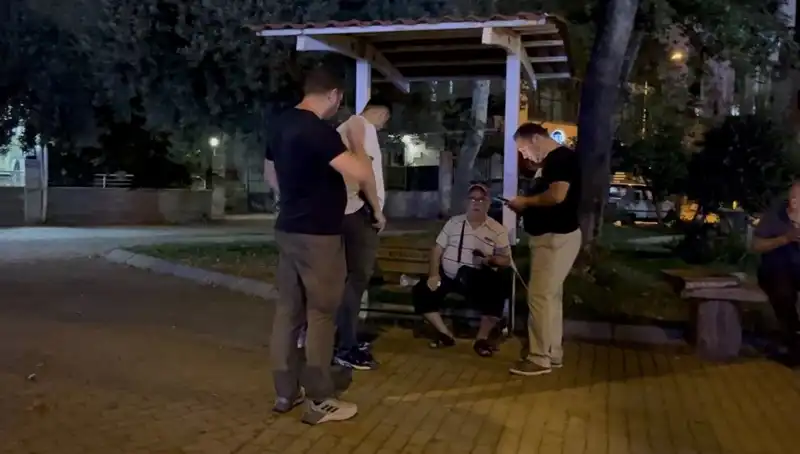 Kısmı Görme Kaybı Olan Adamın Telefonunu Çaldılar: Korkutucu Olay