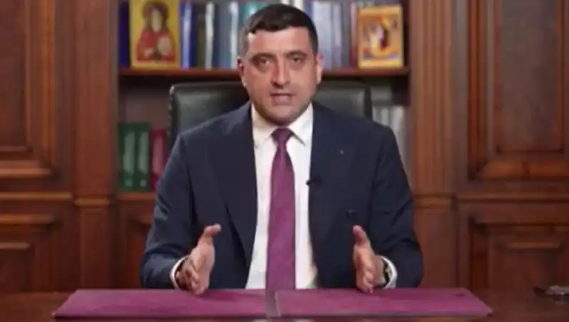 Romanya Seçimlerinde Aşırı Sağcı Aday Öne Çıktı: İlk Tur Sonuçları Şaşırttı