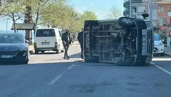 Otomobile Çarpan Araç Yan Yattı: Kaza Anının Şok Edici Detayları