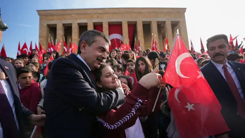 Bakan Tekin, Anıtkabir’de Geleceğin Teminatı Çocuklarla Bir Araya Geldi