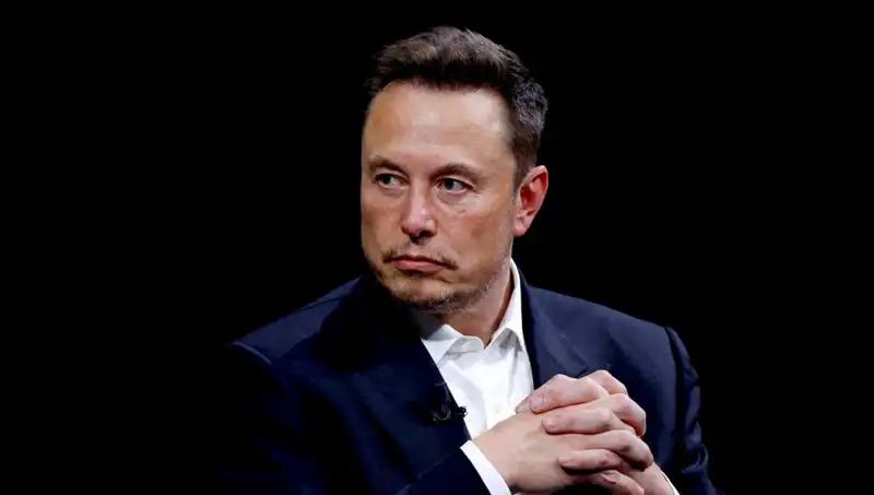 Elon Musk'tan Çarpıcı Açıklama: "Robotlar Cerrahları Geçecek"