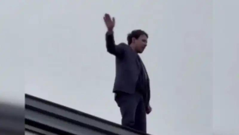 Milletvekili Meclis'in Çatısına Çıktı: Gerilim Dolu Anlar!