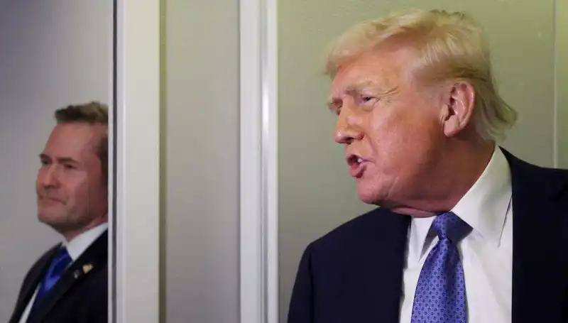 Trump’ın Gizli Planlarını Açıklama Hatası: Mike Waltz Görevden Alındı