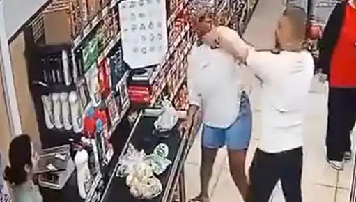 Market Kasa Sırasında Yaşanan Şok Olay: Çocuk Önünde Saldırı!