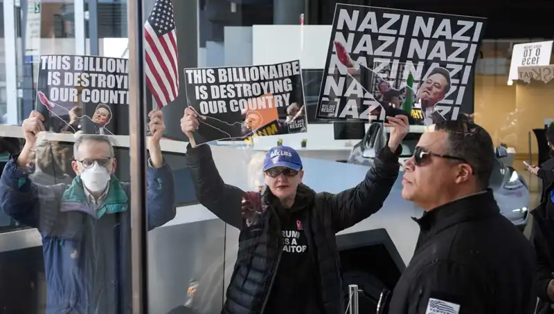 Elon Musk’a Tepkiler Yükseliyor: Protestoların Arkasında Trump Etkisi Mi Var?