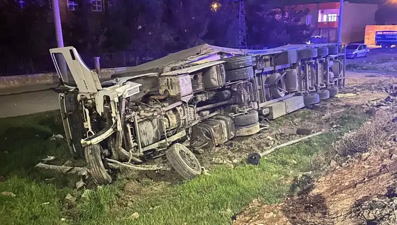 TIR Devrildi, Feci Kazada 6 Kişi Yaralandı: Detaylar Ortaya Çıktı