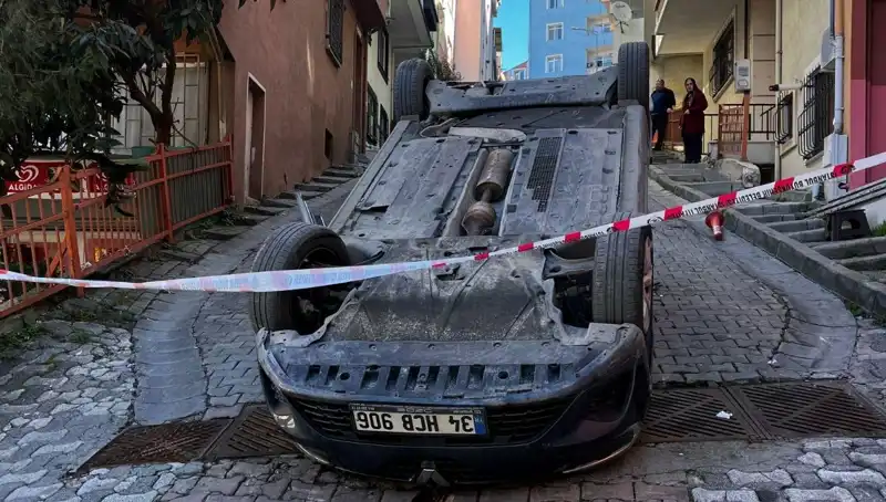 El Freni Çekilmeyen Araç Takla Attı: Feci Kaza Anları!