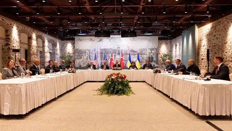 Barış Masasında Tarihi An: Üçlü Toplantı Bugün Başladı