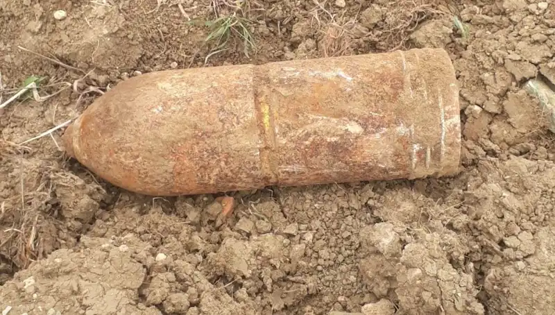 Çanakkale'de Tarih Yüzleşti: Patlamamış Top Mermisi Bulundu