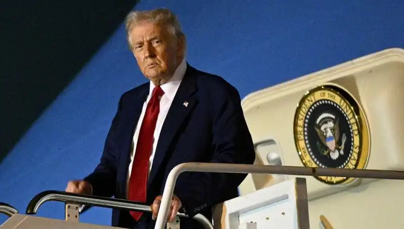 Katar'ın 400 Milyon Dolarlık Jetinin Trump İlişkisi: Görüntüler Gün Yüzüne Çıktı!