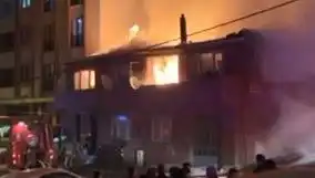 Gaziosmanpaşa'da İki Bina Alev Alev Yandı: Yangının Sebepleri Araştırılıyor