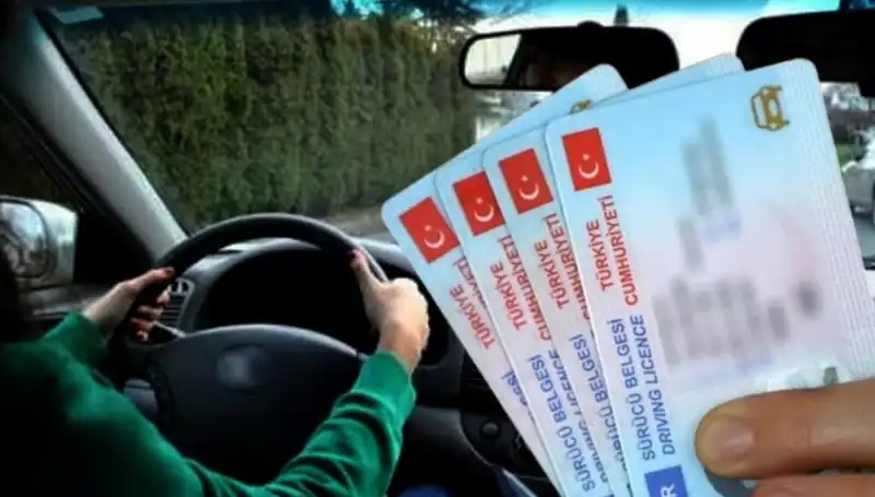 31 Temmuz’a Kadar Yenilemezseniz Geçersiz: Ehliyetiniz İçin 5 Adım!